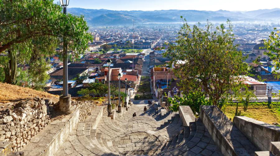 Options de location de voiture de premier choix à Cajamarca